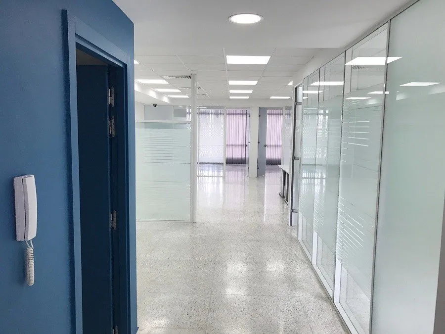 Bureaux cloisonnés aménagés de 120 m² - Roches Noires - الدار البيضاء
