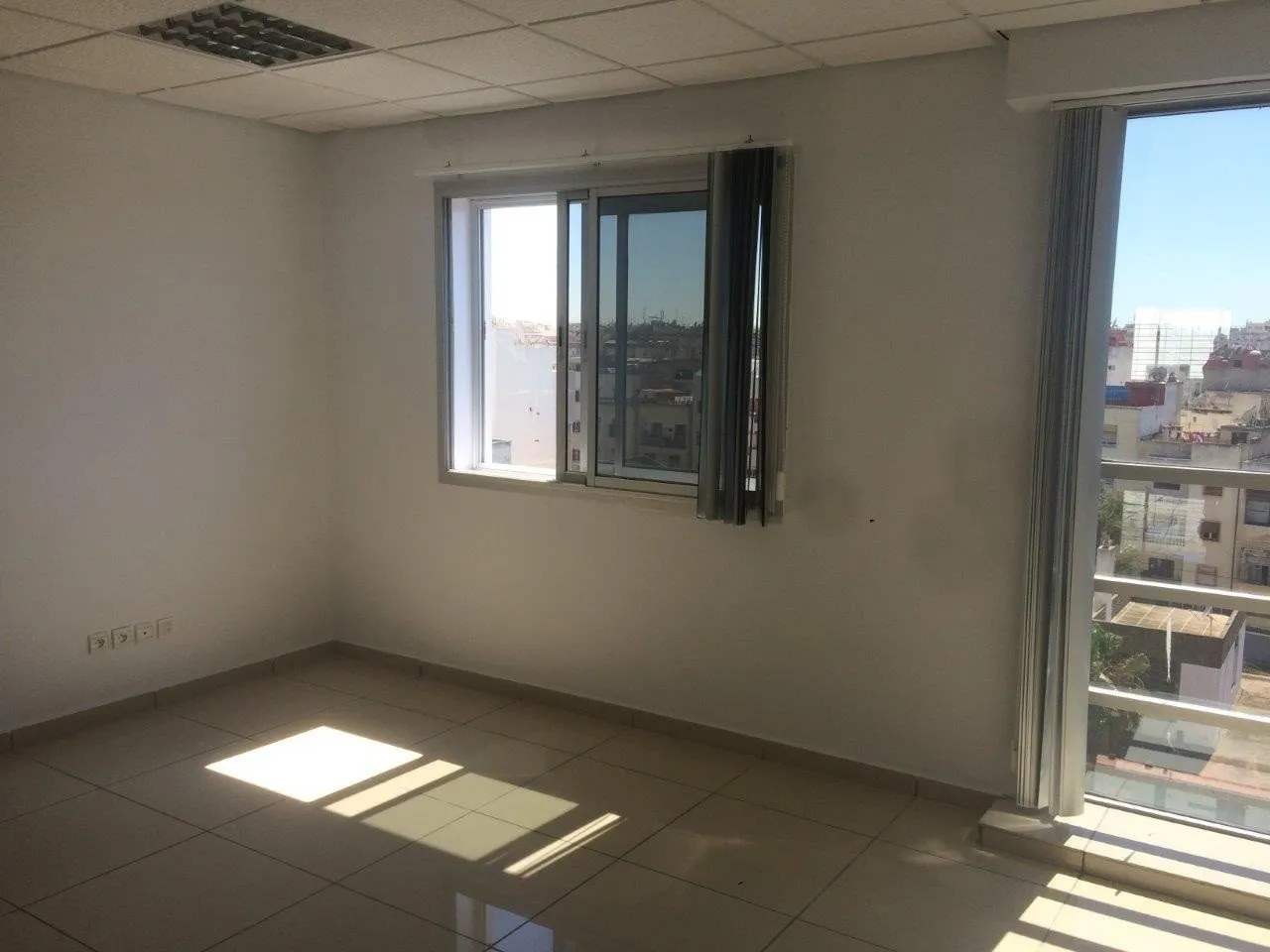 Très beau Bureau 98 m² à louer, Zerktouni, Casablanca - الدار البيضاء (3)