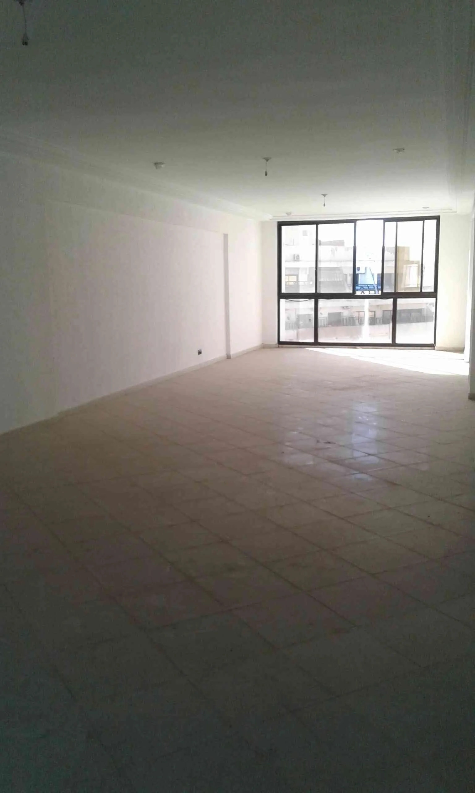 bureau 2 façades à louer - طنجة