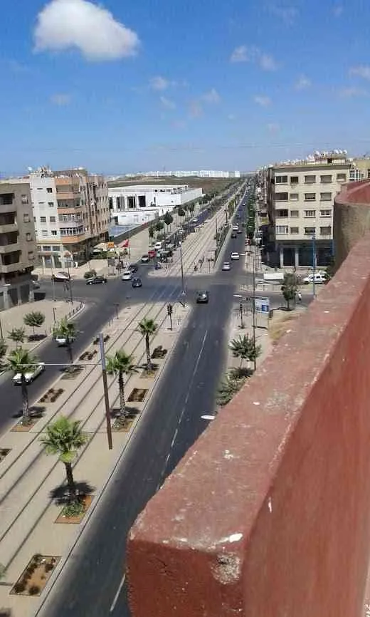 مكزة تجارية للكراء او البيع لاجل بنك - الدار البيضاء