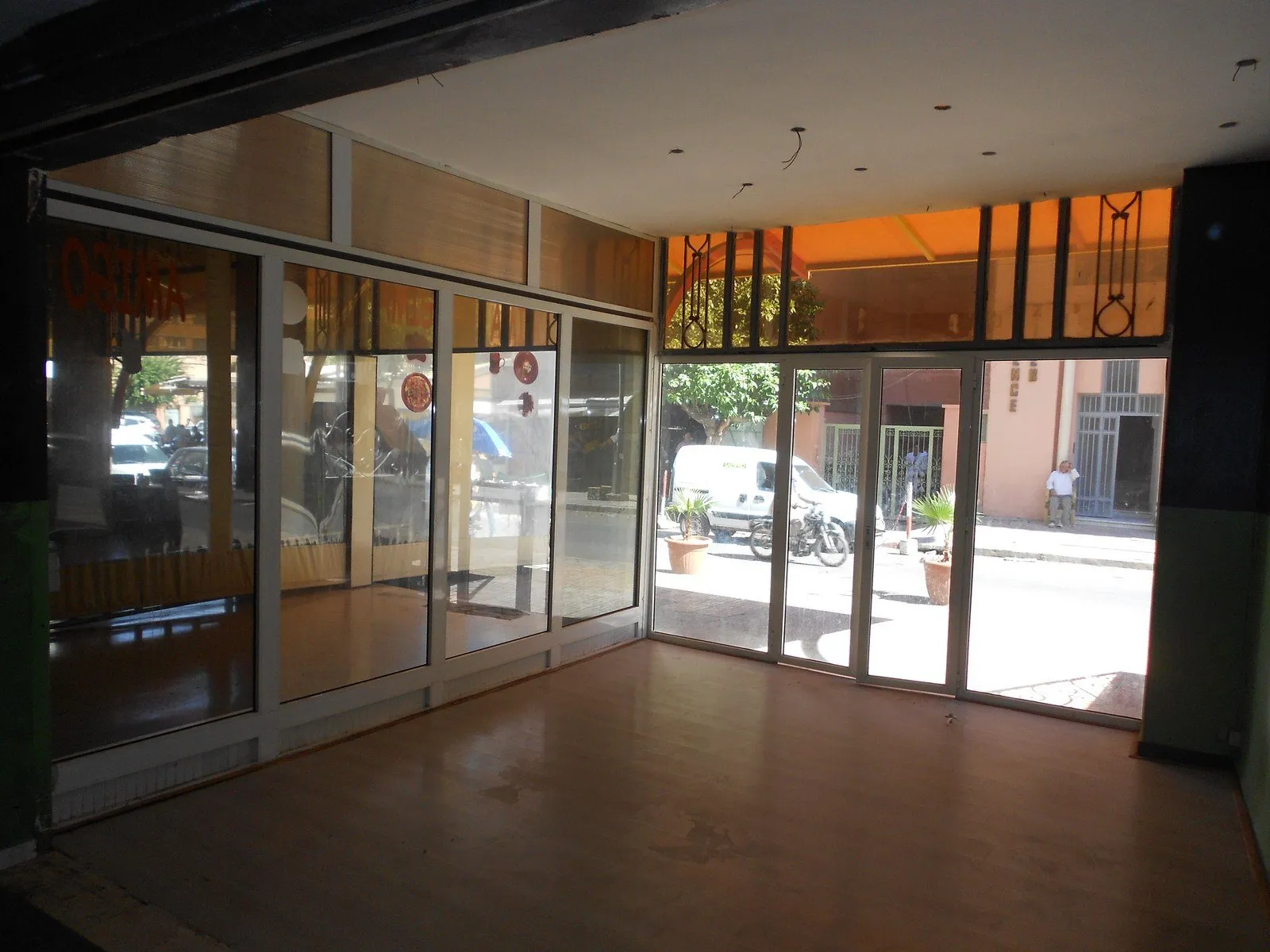 Magasin A Usage Commercial - مراكش