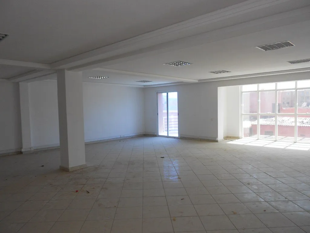 Magasin A Usage Commercial - مراكش (2)