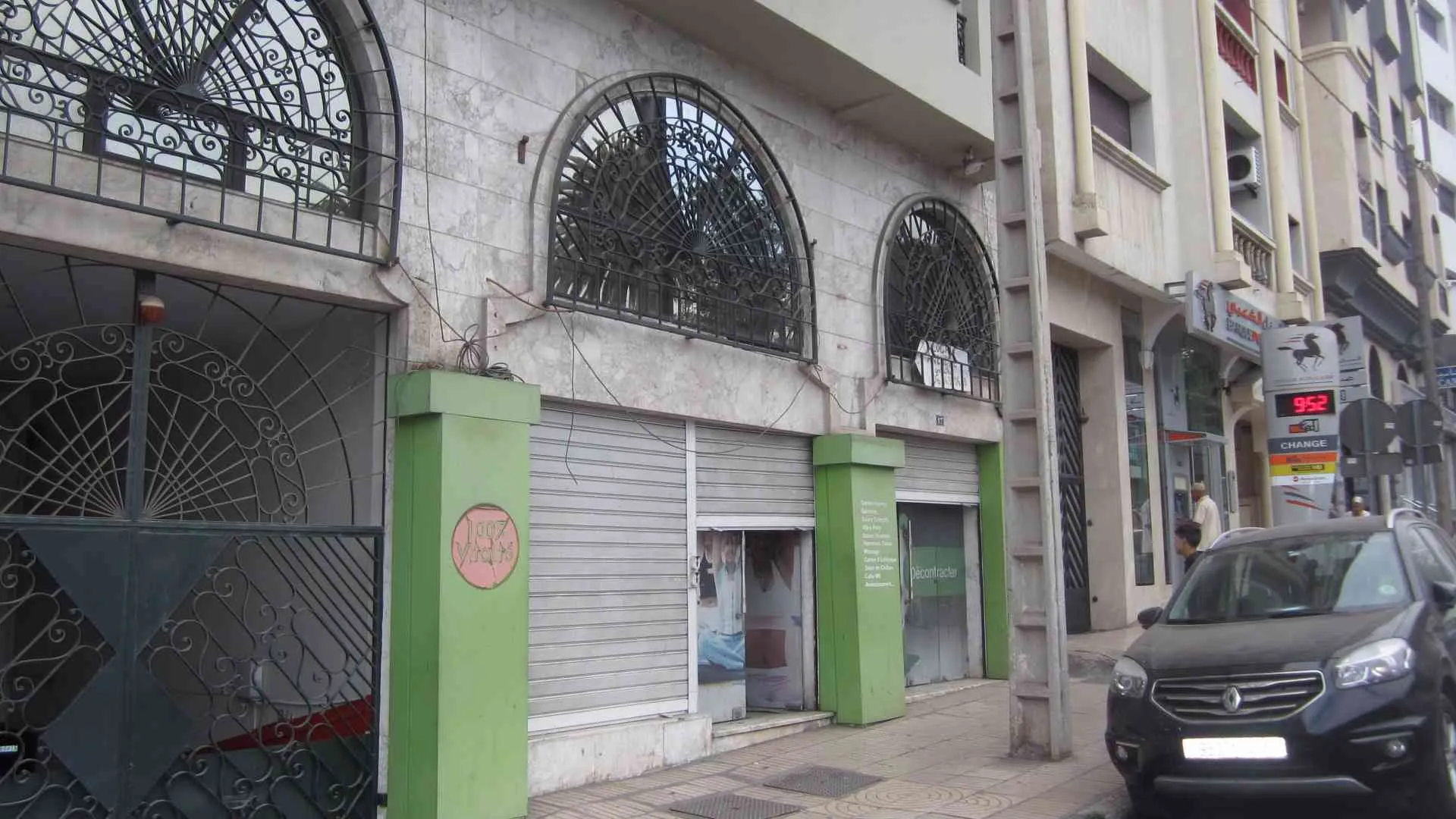 Zerktouni (Prox).Rue sebta.Emplacament top.Local 130m2.(10+120m2).8 500 dhs - الدار البيضاء