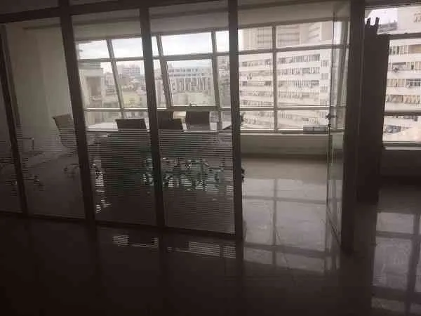 bureau de 170 m² à centre ville - الدار البيضاء (4)