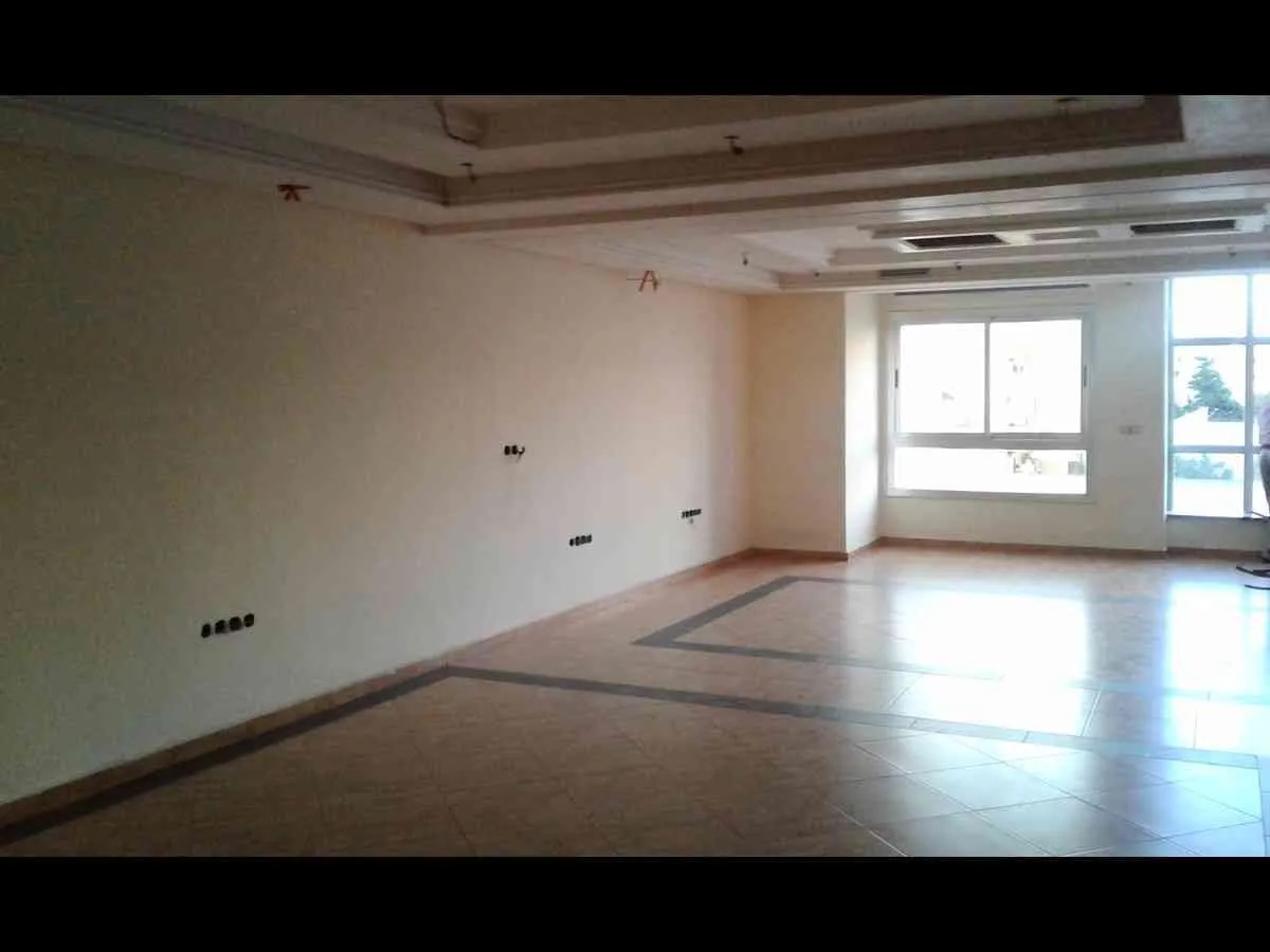Bureaux de 100 m² Tangier, Place Des Nations - طنجة (2)