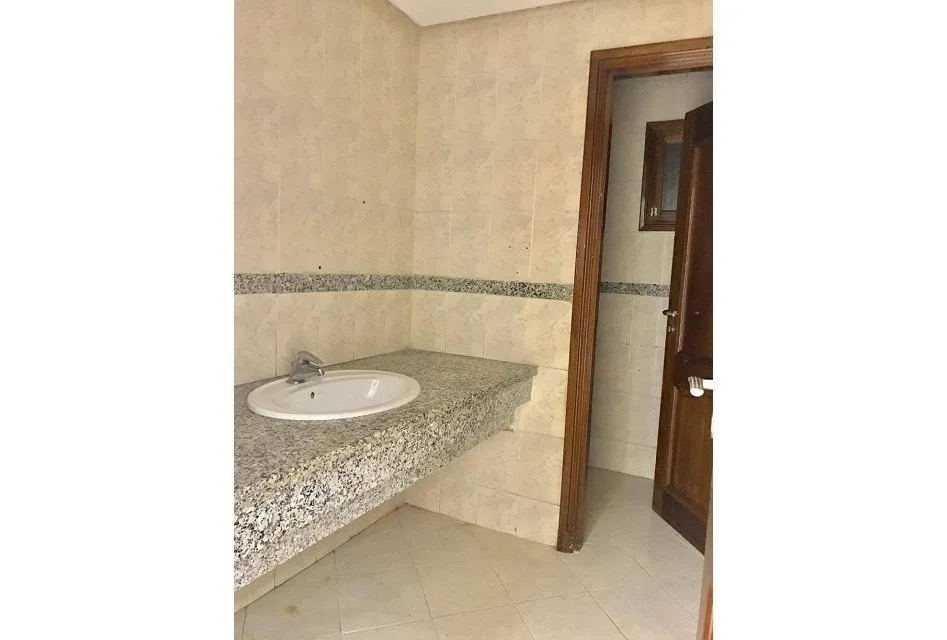 Bureau de 250 m² à la location sur Racine - الدار البيضاء (2)