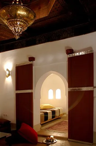 m2maroc, Riad maison d&amp;#039;h&amp;ocirc;tes 400m2 | 5 ch | piscine | terrasse | 25.000-Dhs/Mois - Location - Local commercial - مراكش (4)
