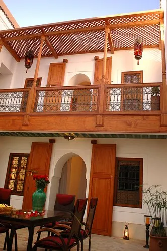 m2maroc, Riad maison d&amp;#039;h&amp;ocirc;tes 400m2 | 5 ch | piscine | terrasse | 25.000-Dhs/Mois - Location - Local commercial - مراكش