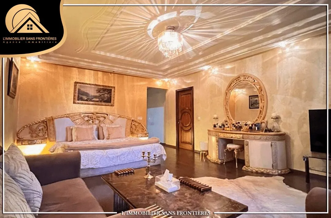 Villa à vendre à Boulevard Mohamed VI, Marrakech — Piscine privée — 1000m² - مراكش