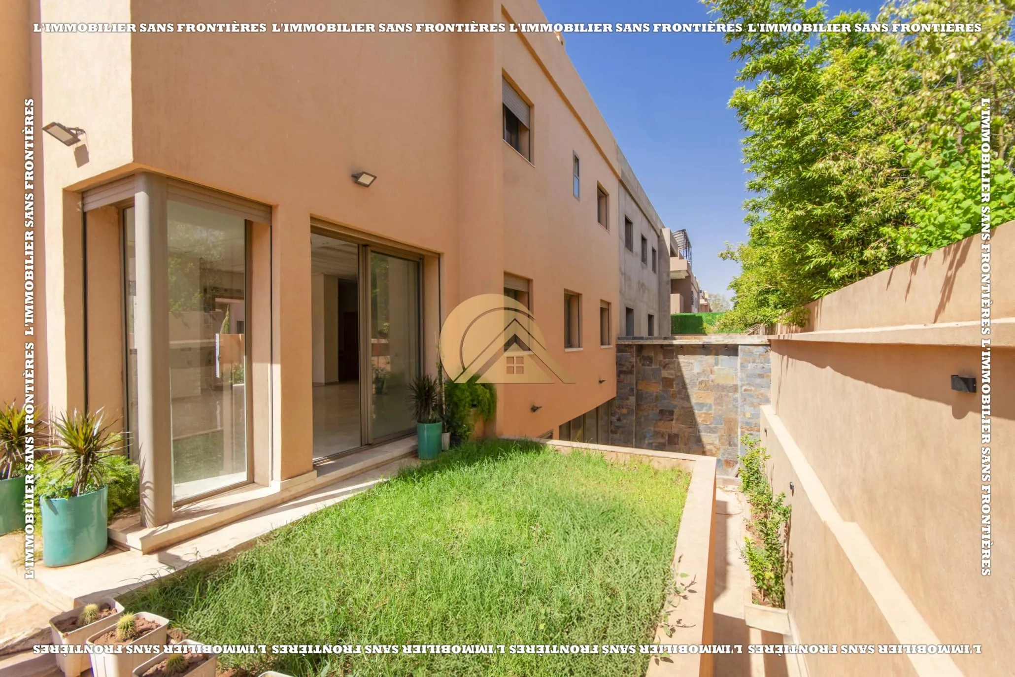 Villa vide à Route d’Amizmiz, Piscine + Jardin privé, Marrakech : à vendre - مراكش (2)