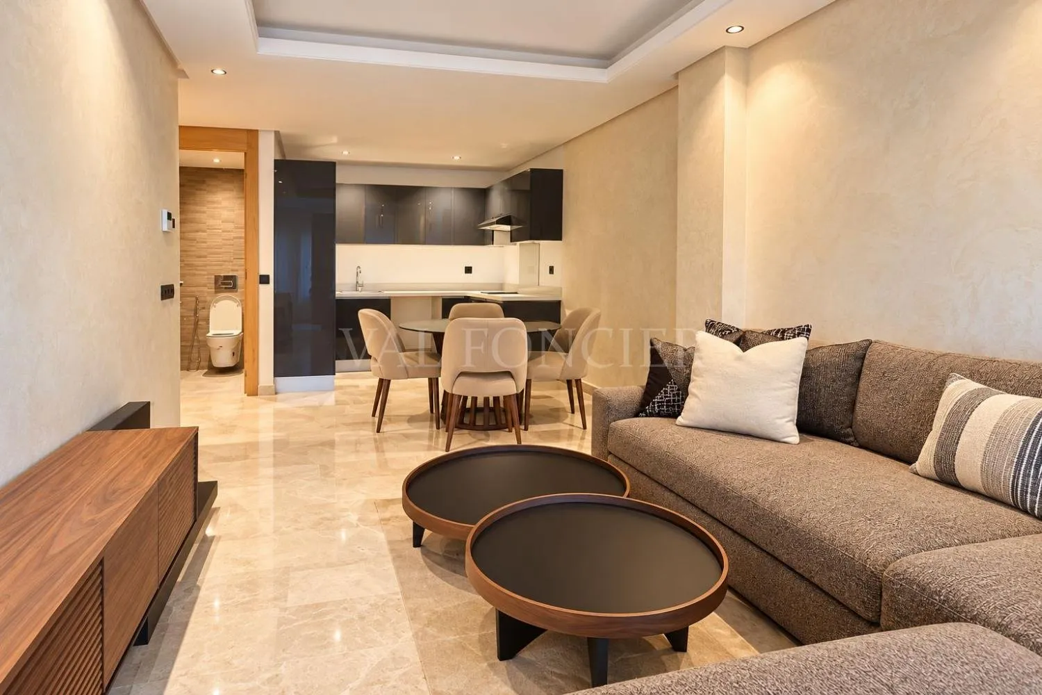 Location Studio neuf meublé avec terrasse proche Lycée Lyautey Bourgogne, Casablanca - الدار البيضاء