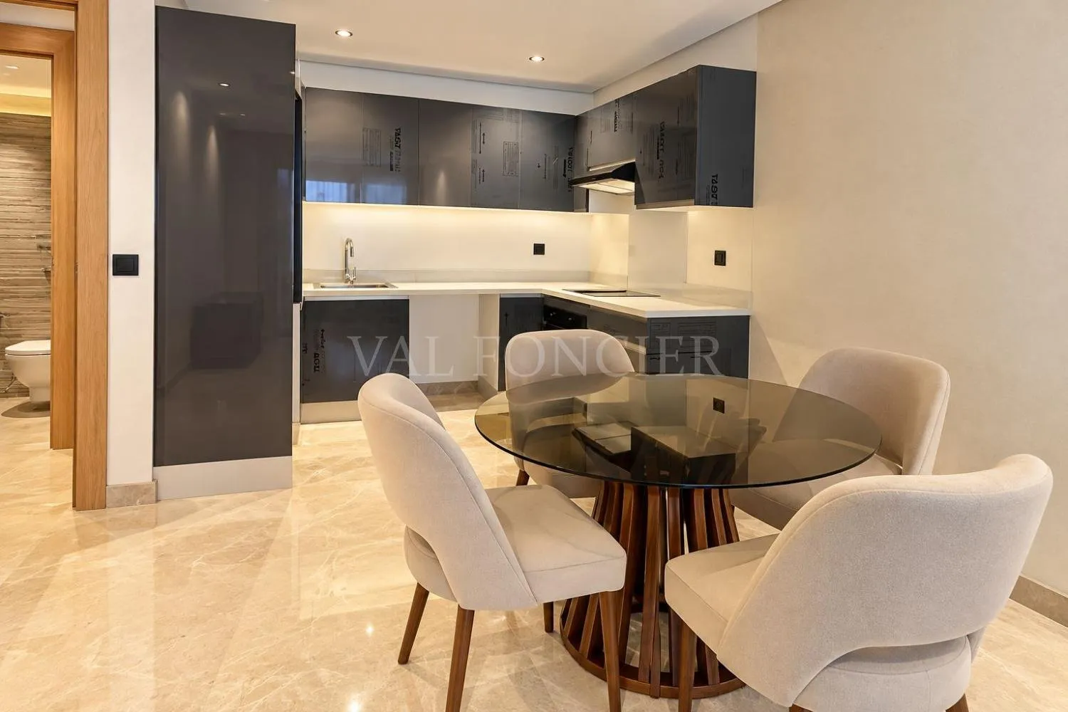Location Studio neuf meublé avec terrasse proche Lycée Lyautey Bourgogne, Casablanca - الدار البيضاء (3)