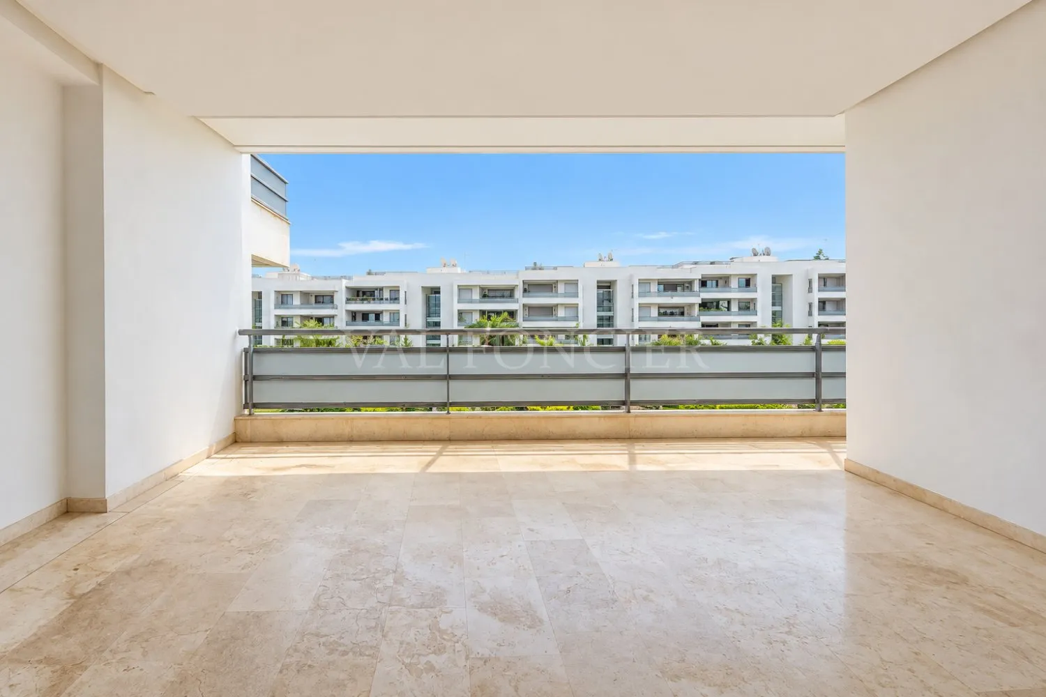 Location Appartement moderne 200m2 avec terrasse et vue mer Ain Diab, Casablanca - الدار البيضاء (2)