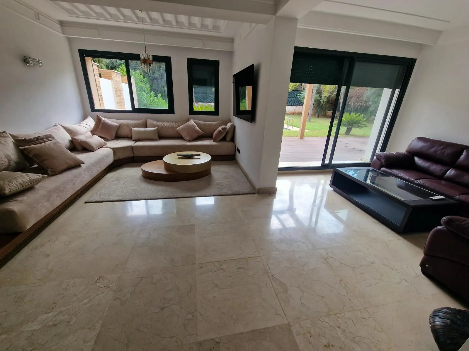 Bouskoura RDJ en location meublé piscine Privative  palmeraie 3CH - الدار البيضاء (4)