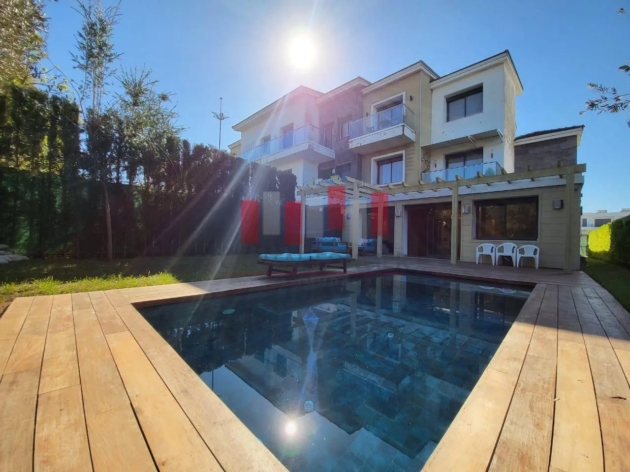 MAGNIFIQUE REZ JARDIN  MEUBLE / 3 CHAMBRES / BOUSKOURA - الدار البيضاء