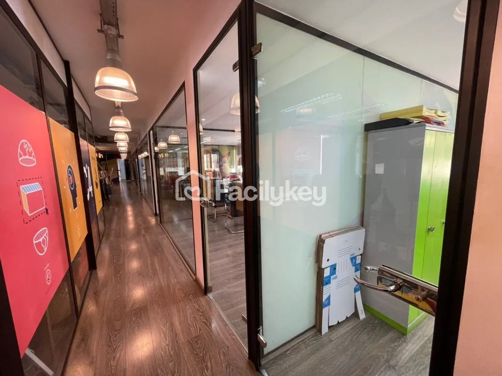Bureau de 380 m² à Casablanca - الدار البيضاء (4)