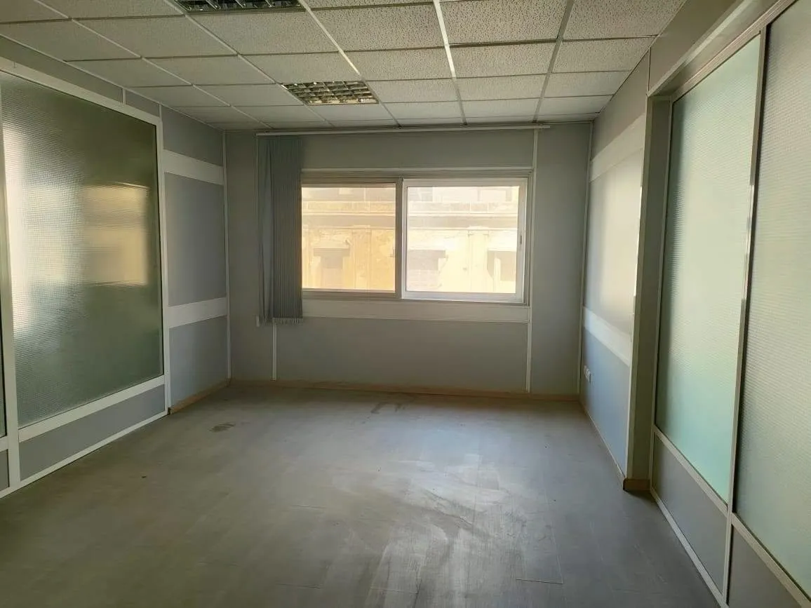 Bureau 145m² Derb Omar 14000 Dh - الدار البيضاء (3)