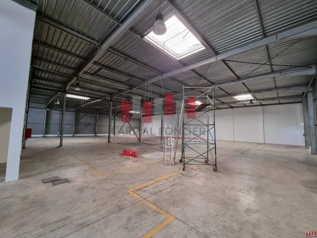Usine industrielle de 1702 m au sein de la zone industrielle de bouskoura a la location - الدار البيضاء (3)