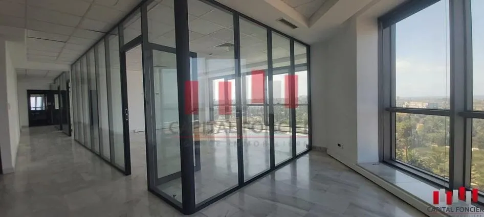 Plateau de bureau de 367 m en plein bld la corniche a la location  VUE MER - الدار البيضاء (2)