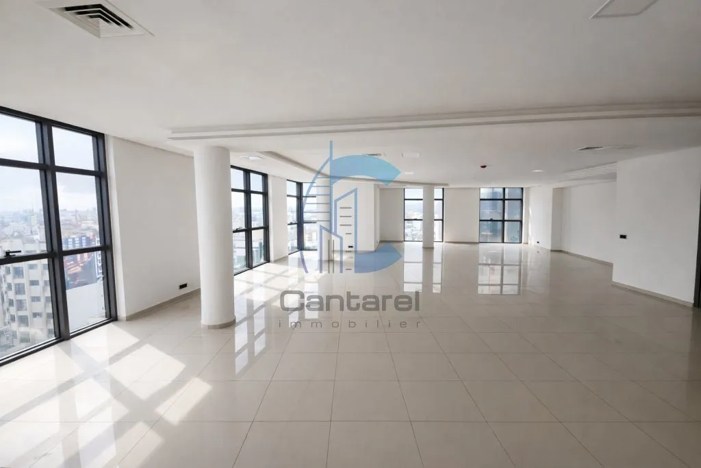 À louer – Plateau bureau haut standing 137 m² – Bd Abdelmoumen - الدار البيضاء