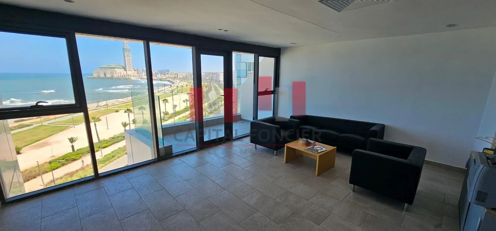 Plateau de bureau premium de 104 m2 en plein bld la corniche a la location VUE MER - الدار البيضاء (3)