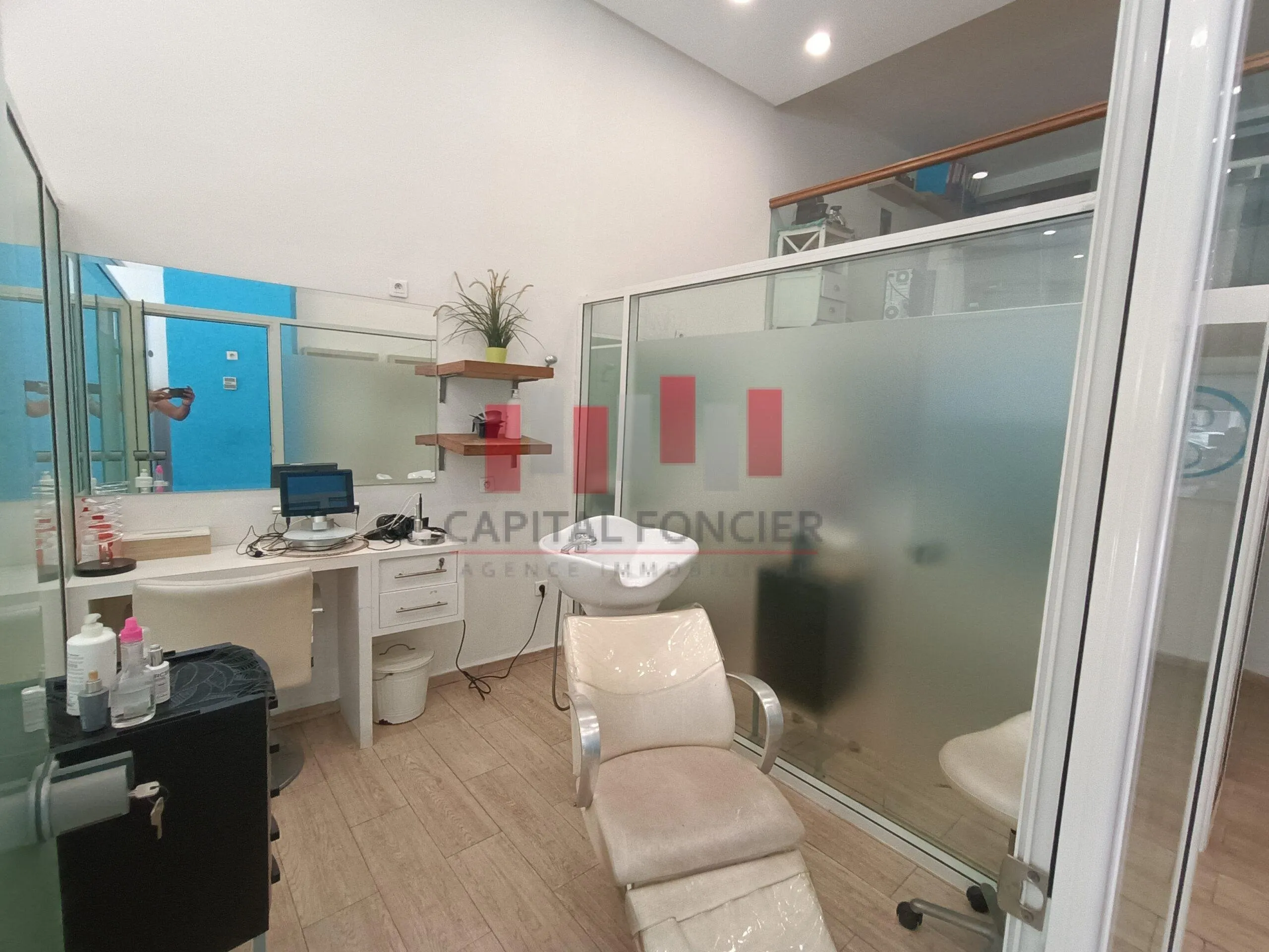 Local commercial de 90m2 à la location Bourgogne - الدار البيضاء (2)