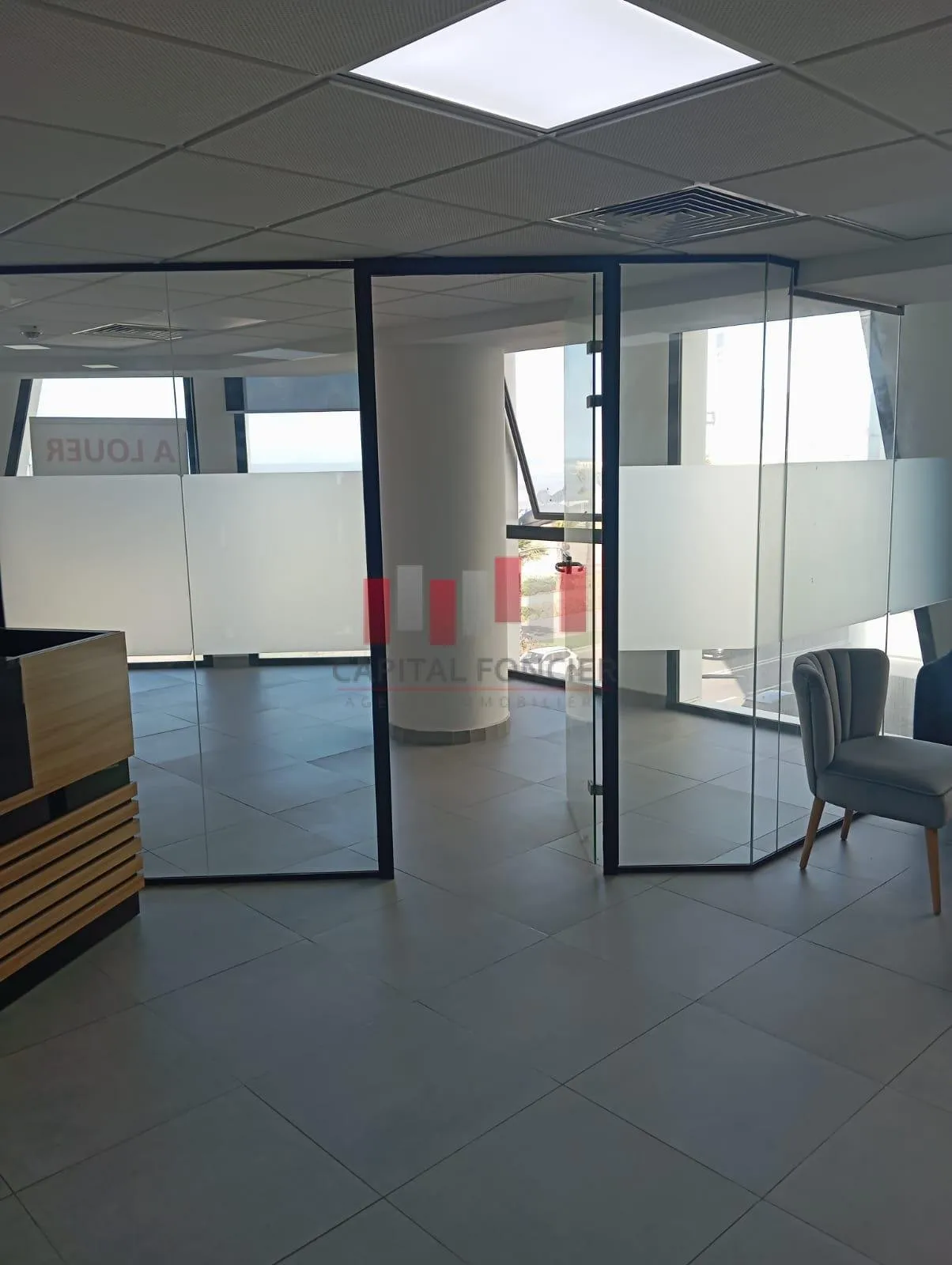 Excellent plateau de bureau Vue mer de 107 m entièrement aménagé et cloisonné , pret a l emploi - الدار البيضاء (2)