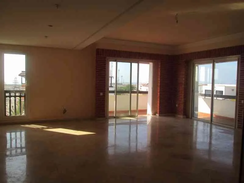 Appartement F4 a la Marina 3 chambres vue mer - أكادير (2)