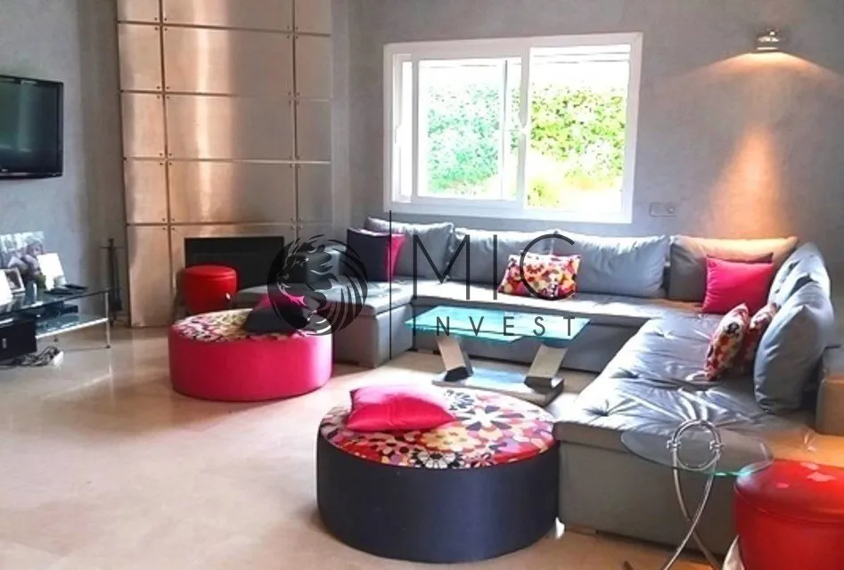 RARE VILLA DANS LA PLUS BELLE ET RÉPUTÉE RÉSIDENCE DE CASABLANCA - الدار البيضاء