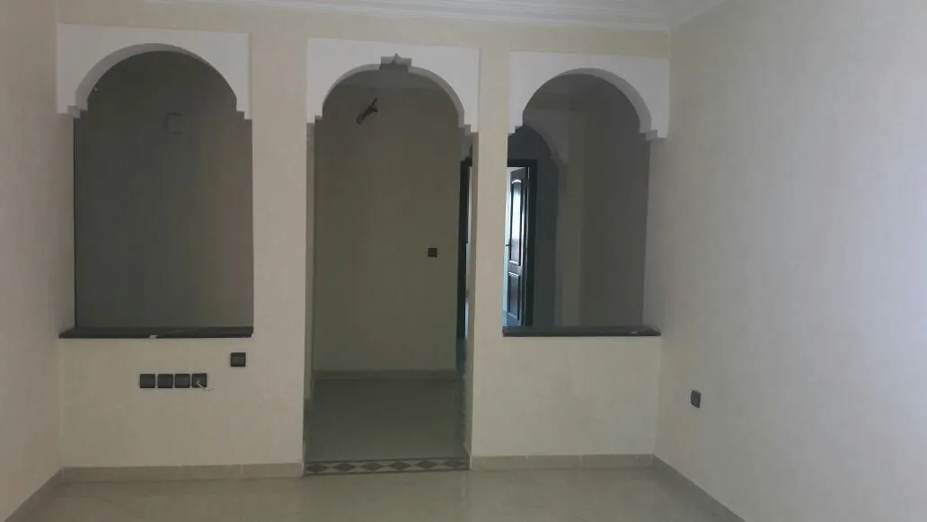 Appartement  a 2 ème étage - أسفي