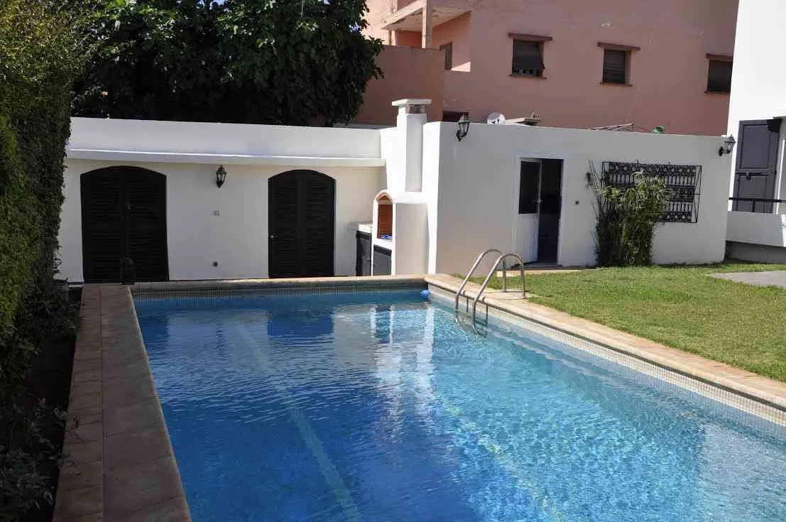 Villa de 675 m² à Ain diab. - الدار البيضاء