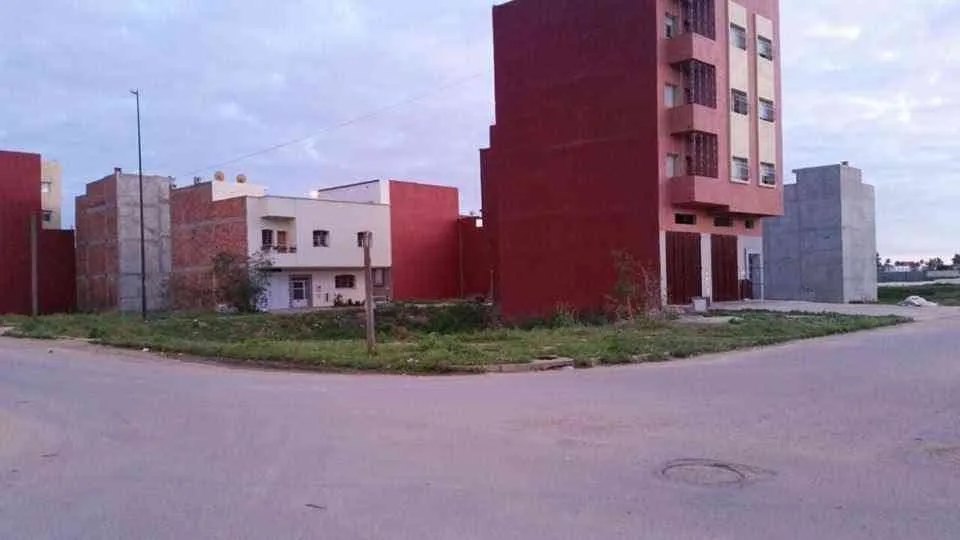 Un terrain commercial de 135 m² à AL Assam Ké - القنيطرة