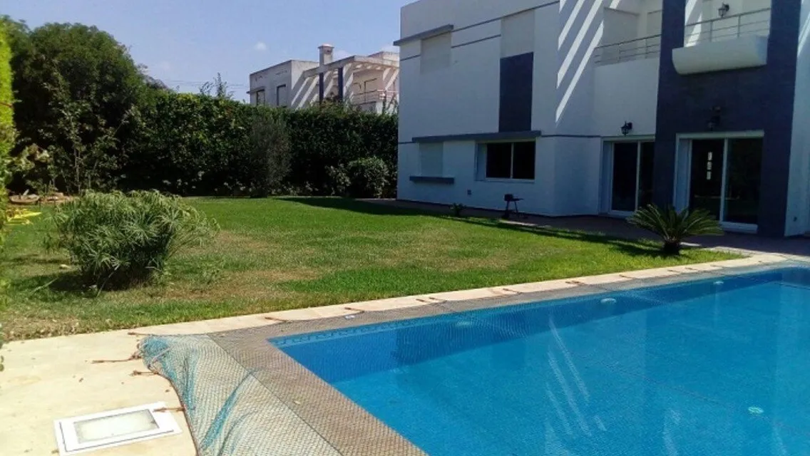 Villa de 250 m² à Sidi Maarouf - الدار البيضاء (2)