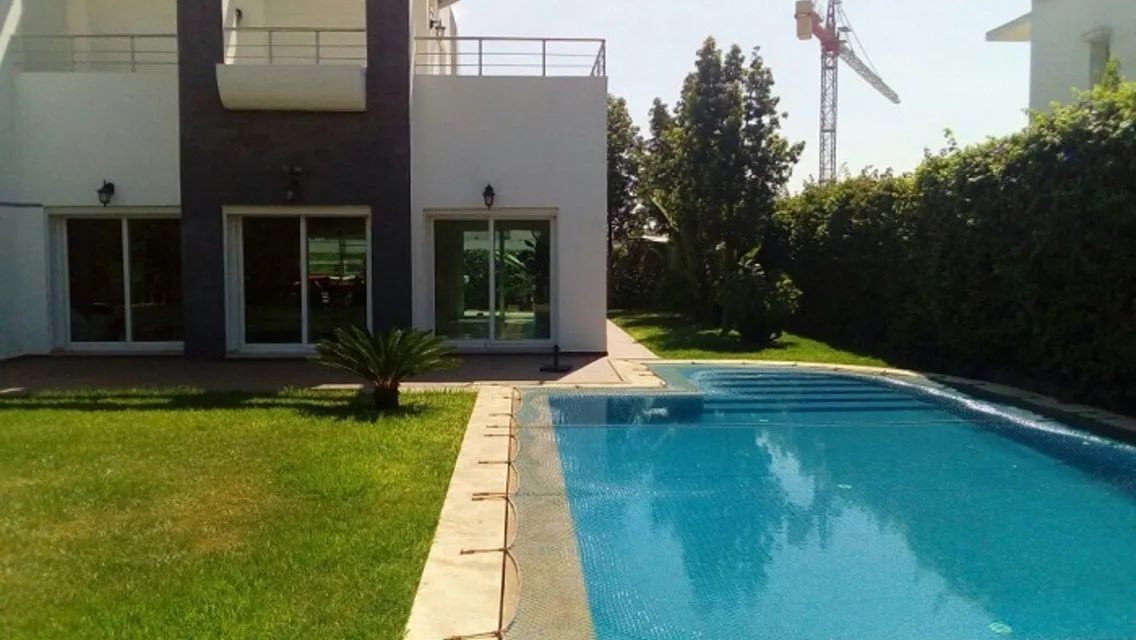 Villa de 250 m² à Sidi Maarouf - الدار البيضاء