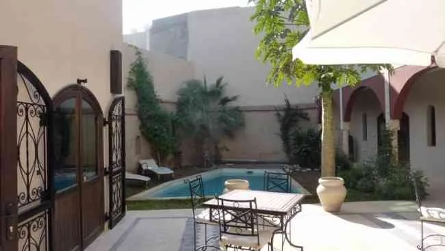 joli riad titré en plein cœur Taroudant - تارودانت