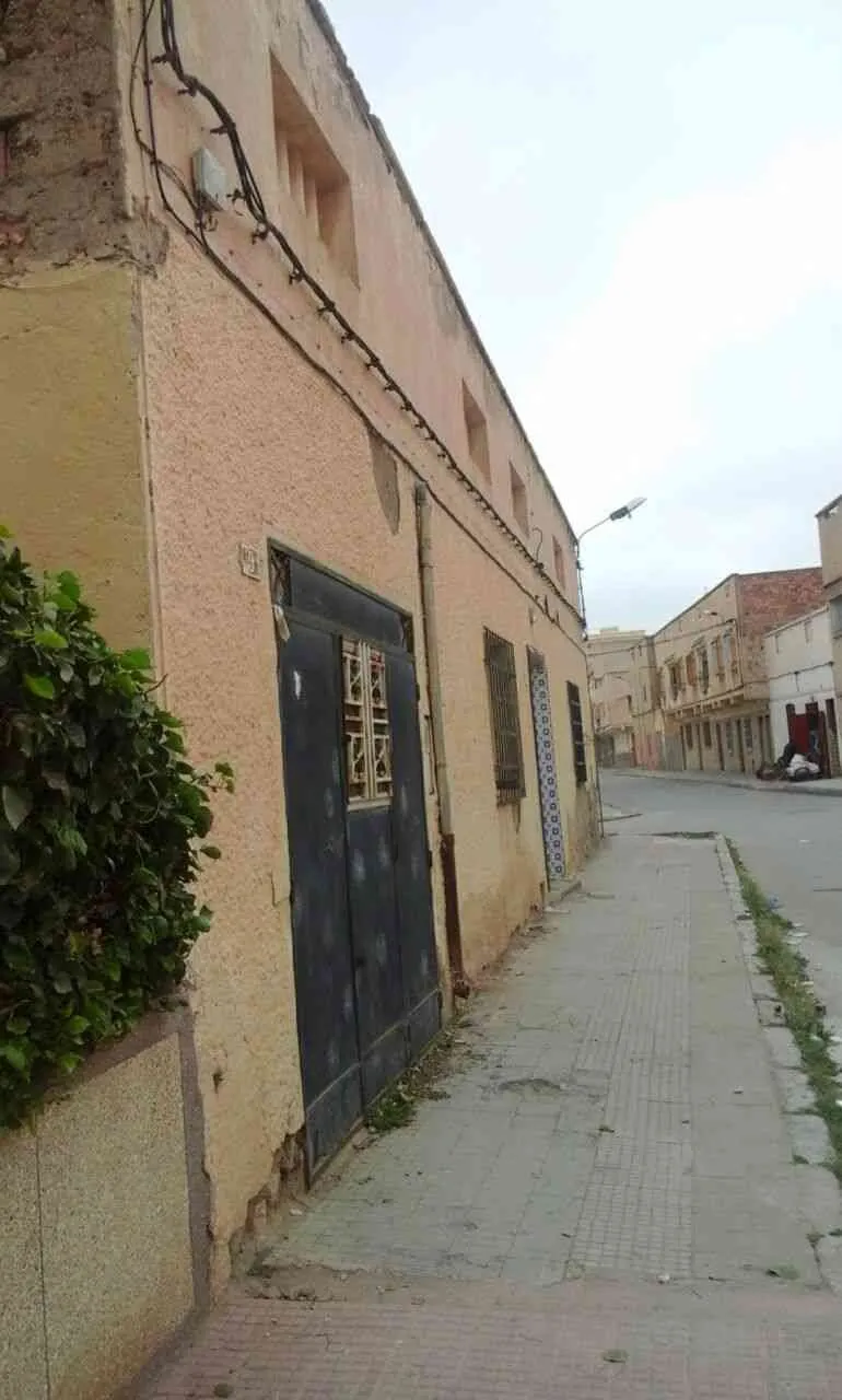 Maison à vendre zone immeuble - وجدة