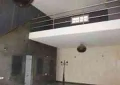 Magasin avec Large Vitrine - مراكش