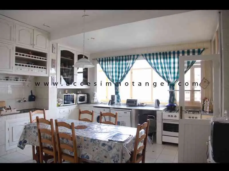 vente grand appartement vide au centre de tan - طنجة (4)