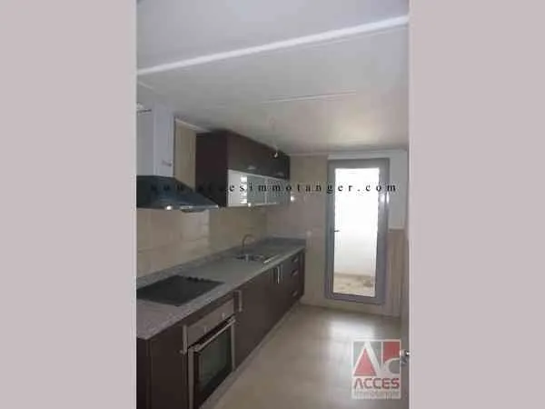 joli appartement vide a vendre en plein centr - طنجة (2)