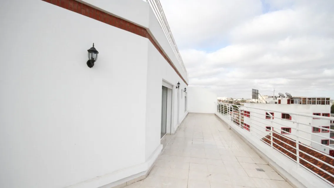 SUPERBE APPARTEMENT DE 163 M² AVEC BALCON - الدار البيضاء (3)