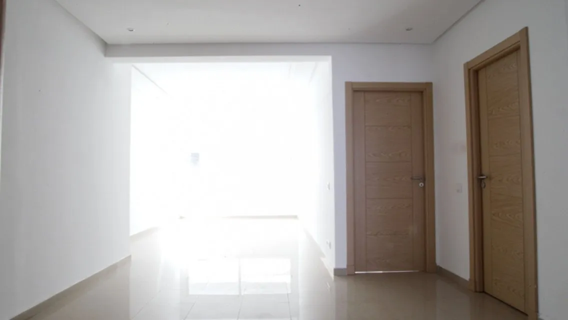 JOLI APPARTEMENT AVEC BALCON - الدار البيضاء (2)