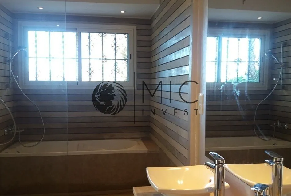 SUPERBE VILLA D'EXCEPTION DE 500 M² ENTIÈREMENT RÉNOVÉE - Casablanca