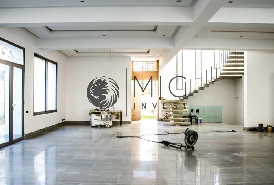 SUBLIME VILLA NEUVE DE 720 M² AU STYLE CONTEMPORAIN ATYPIQUE - الدار البيضاء