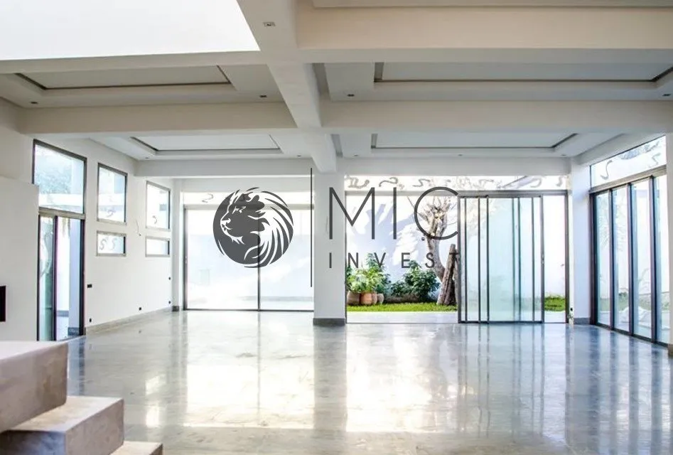 SUBLIME VILLA NEUVE DE 720 M² AU STYLE CONTEMPORAIN ATYPIQUE - الدار البيضاء (2)