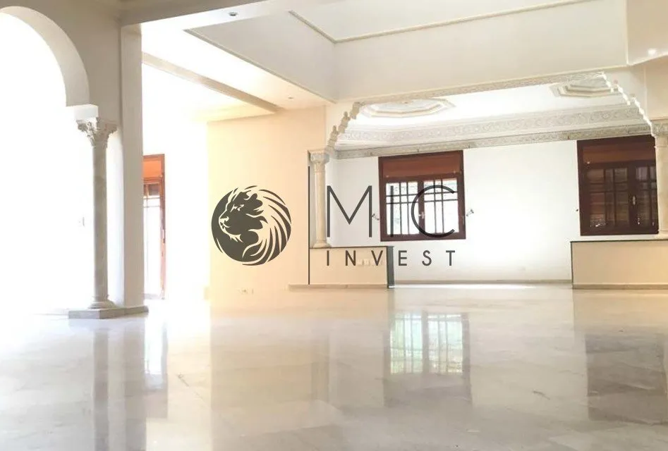 SUPERBE VILLA DE 600 M² SUR 1.000 M² EN RESIDENCE FERMÉE - الدار البيضاء