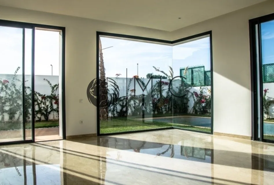 SUPERBE VILLA NEUVE DE 320 M² AVEC 3 SUITES ET PISCINE - الدار البيضاء